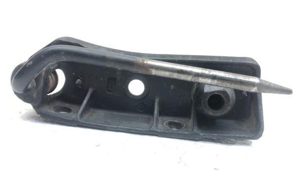 1984-1986 Corvette C4 Targa Top Pair Front Mounts With Bolts Early Design — photo 10