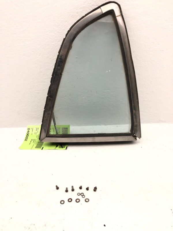 1970-1973 Nissan Datsun 240Z Passenger Right Rear Quarter Glass Back Side Window — photo 1
