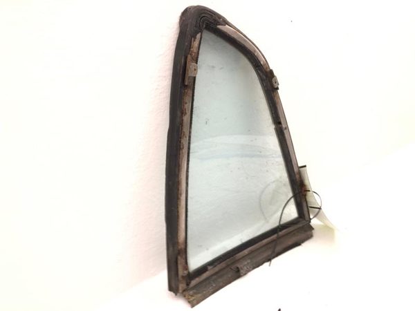 1970-1973 Nissan Datsun 240Z Passenger Right Rear Quarter Glass Back Side Window — photo 5