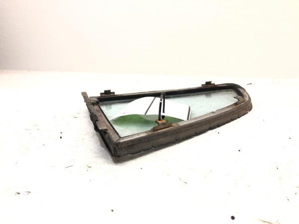 1970-1973 Nissan Datsun 240Z Passenger Right Rear Quarter Glass Back Side Window — photo 8