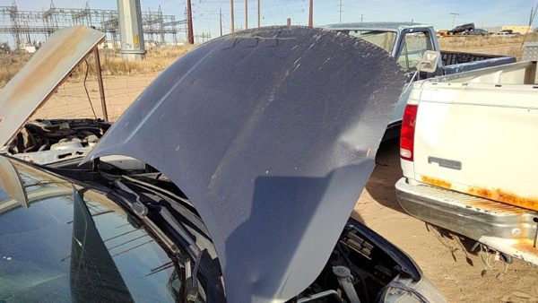 2017 Nissan Versa Hood Gray Kad — photo 2