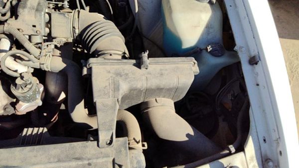 92-94 Bonneville Complete Air Intake Cleaner Filter Box Housing With Tube 3.8l — photo 1