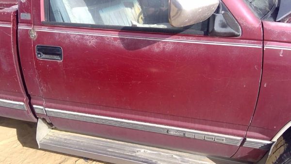1988 GMC Sierra Front Door RH Red — photo 3