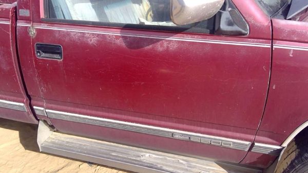 1988 GMC Sierra Front Door RH Red — photo 4
