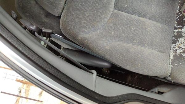 00 Chrysler Town & Country Passenger Right Front Seat Belt Retractor Shoulder — photo 1