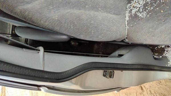 00 Chrysler Town & Country Passenger Right Front Seat Belt Retractor Shoulder — photo 3