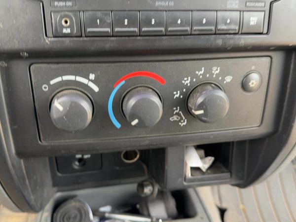 06-07 Dodge Dakota Temperature Control Module In Dash Heater Ac Head Unit Oem — photo 1