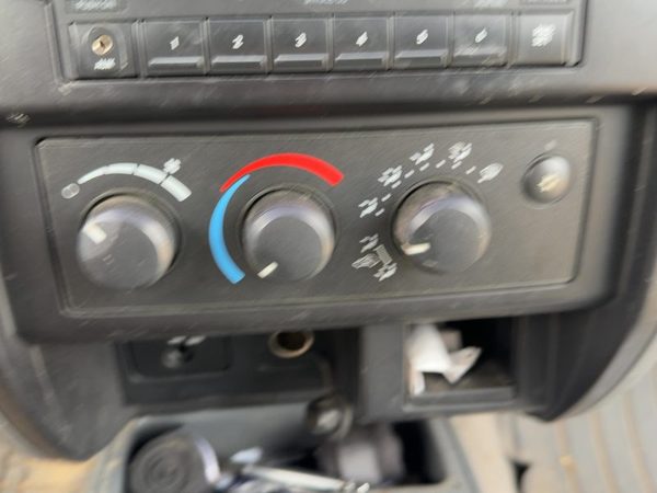 06-07 Dodge Dakota Temperature Control Module In Dash Heater Ac Head Unit Oem — photo 4