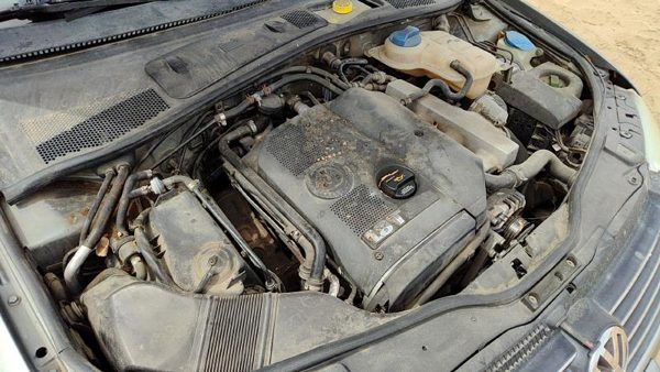 2004 Volkswagen Passat — vehicle photo 2