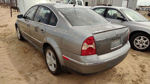 2004 Volkswagen Passat — vehicle photo 7
