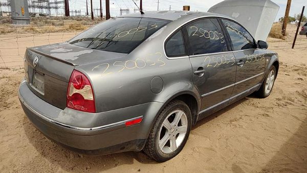 2004 Volkswagen Passat — vehicle photo 8