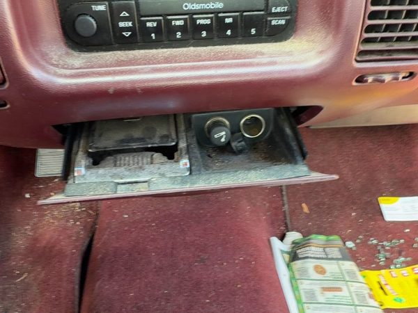 1994-1995 Olds Eighty Eight Ash Tray Assembly Oem Slide Out Dash Red 25635786 — photo 3
