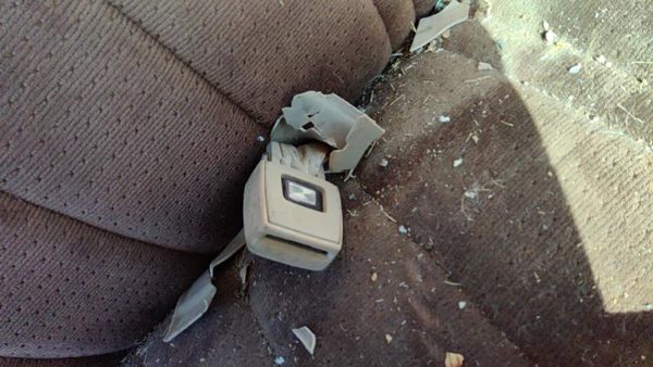 1981-1993 Dodge D350 Passenger Right Front Seat Belt Buckle Receiver Oem — photo 1