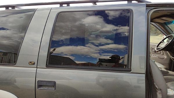 1999 Suburban 1500 Rear Door RH Pewter 11L — photo 8