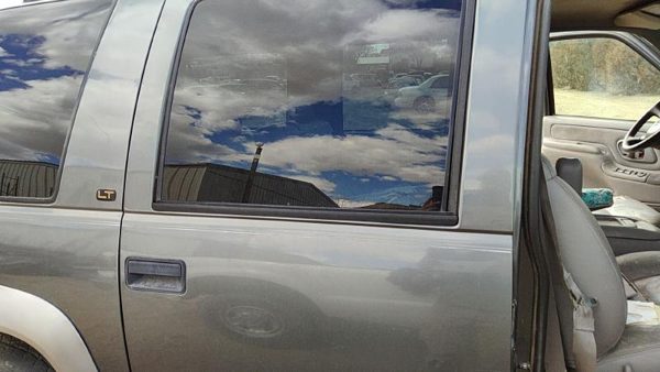 1999 Suburban 1500 Rear Door RH Pewter 11L — photo 6