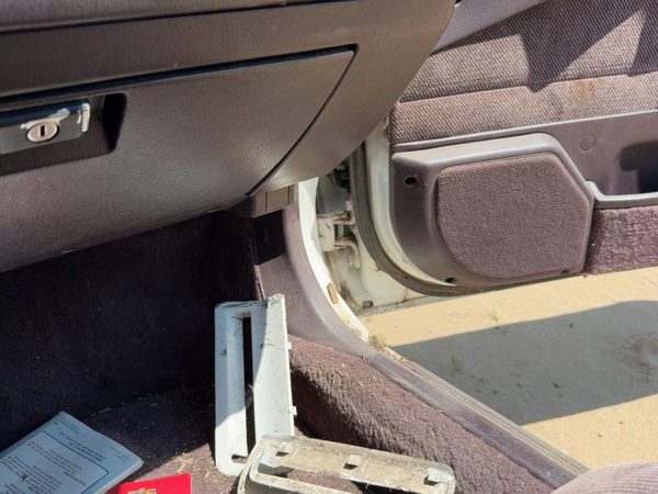 1986-1989 Honda Accord Lx Passenger Right Lower Kick Trim Panel Oem Sedan Maroon — photo 2