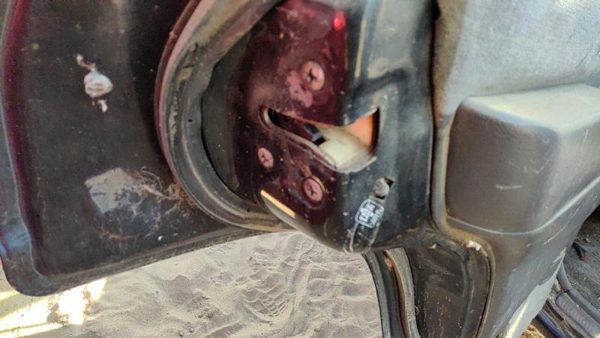 90-95 Nissan Pathfinder Driver Left Rear Door Latch With Rods/Cables Oem Back — photo 2