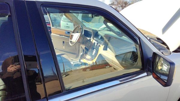 2007-2015 Lincoln Navigator Passenger Right Front Side Window Door Glass Oem — photo 1