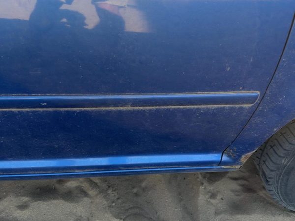 99-05 Vw Jetta Passenger Right Front Moulding From Door Oem Without Chrome Blue — photo 4