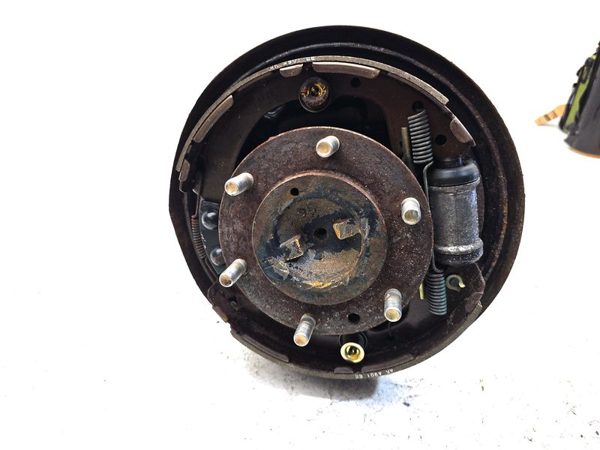 87-95 Pathfinder Driver Left Rear Axle Shaft With Complete Brake Backing Plate — photo 3