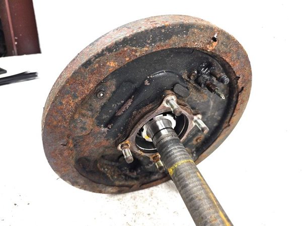 87-95 Pathfinder Driver Left Rear Axle Shaft With Complete Brake Backing Plate — photo 5