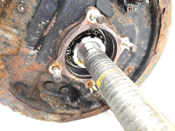 87-95 Pathfinder Driver Left Rear Axle Shaft With Complete Brake Backing Plate — photo 7
