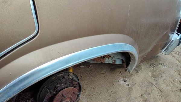 1981 Chevrolet Malibu Wheel Opening Moulding LH — photo 4
