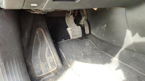 2015 Chrysler 200 Pedal Assembly — photo 1