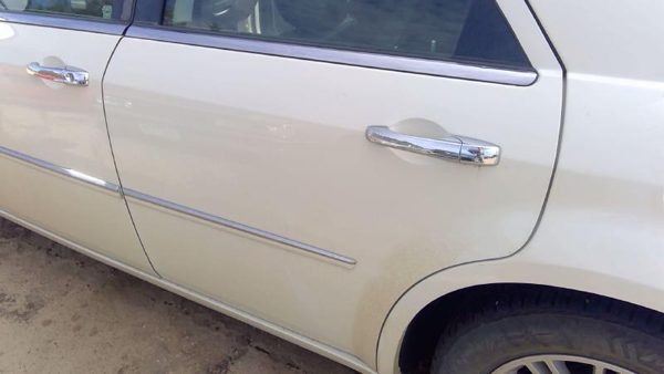 2010 Chrysler 300 Rear Door LH White Pwg — photo 3