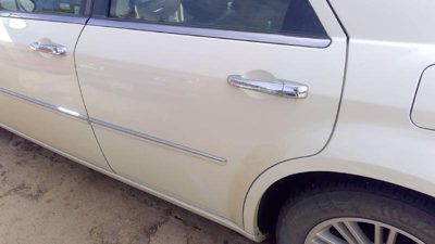 2010 Chrysler 300 Rear Door LH White Pwg