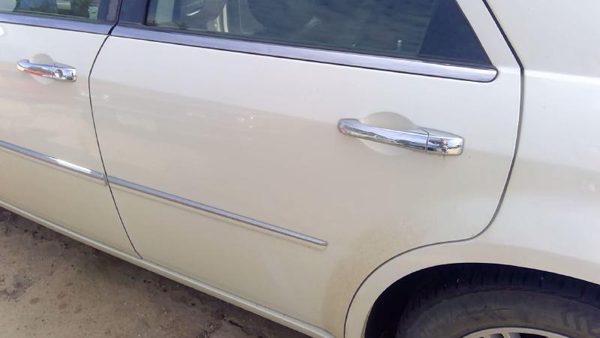2010 Chrysler 300 Rear Door LH White Pwg — photo 5