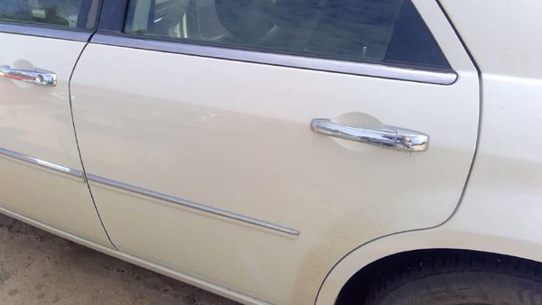 2010 Chrysler 300 Rear Door LH White Pwg — photo 6