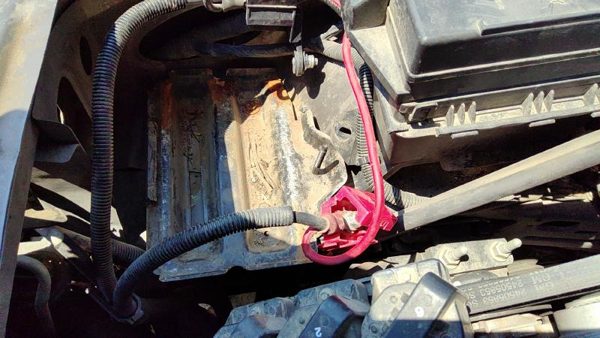 1999 Buick Park Avenue Battery Tray 3.8L — photo 2