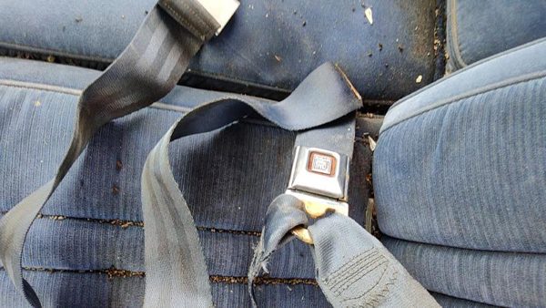 1980-1984 Deville Sedan Driver Left Front Seat Belt Buckle Receiver Oem Blue — photo 3