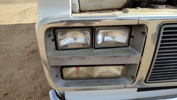 1992-1996 Gmc Van 3500 Passenger Right Head Light Surround Door Trim Oem — photo 1