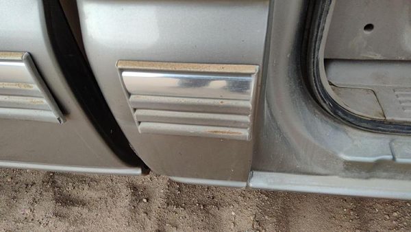 2001-2002 Chevy Silverado 2500 Passenger Right Rear Moulding Cab Oem Pewter 11U — photo 2