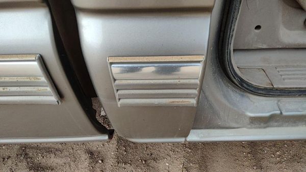 2001-2002 Chevy Silverado 2500 Passenger Right Rear Moulding Cab Oem Pewter 11U — photo 1