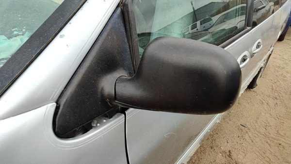 1996-2000 Chrysler Town & Country Driver Left Side Mirror Door Mounted Silver — photo 1