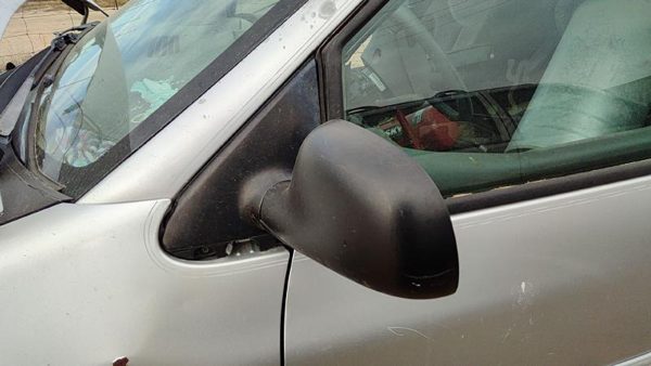 1996-2000 Chrysler Town & Country Driver Left Side Mirror Door Mounted Silver — photo 3