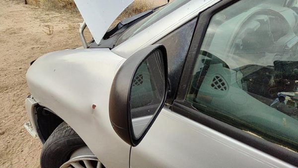 1996-2000 Chrysler Town & Country Driver Left Side Mirror Door Mounted Silver — photo 4