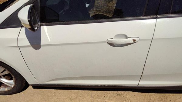 2014 Ford Focus Front Door LH White Yz — photo 2