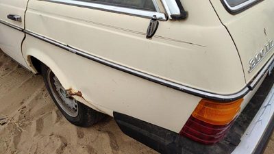 1979-1985 Mercedes 300Td Driver Left Rear Moulding On Quarter Panel Oem