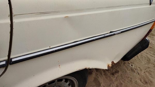 1979-1985 Mercedes 300Td Driver Left Rear Moulding On Quarter Panel Oem — photo 7