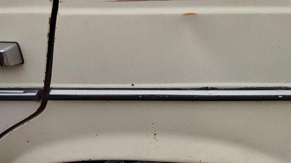 1979-1985 Mercedes 300Td Driver Left Rear Moulding On Quarter Panel Oem — photo 6