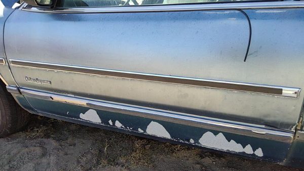 88-91 Olds Cutlass Cierra Driver Left Front Moulding From Door Oem Trim Strip — photo 1