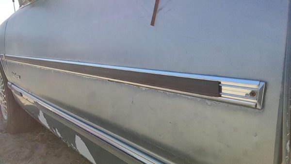 88-91 Olds Cutlass Cierra Driver Left Front Moulding From Door Oem Trim Strip — photo 2