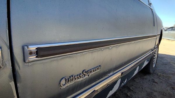 88-91 Olds Cutlass Cierra Driver Left Front Moulding From Door Oem Trim Strip — photo 5