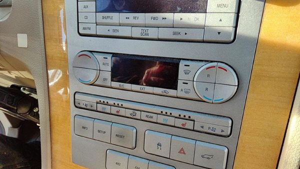 07-10 Navigator Front Temperature Control Module In Dash Heater Ac Head Unit — photo 3