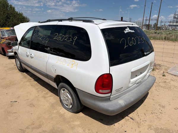 1999 Chrysler Voyager — vehicle photo 7