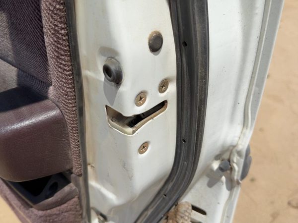 1986-1989 Honda Accord Lx Passenger Right Front Door Latch With Rods/Cables Oem — photo 1